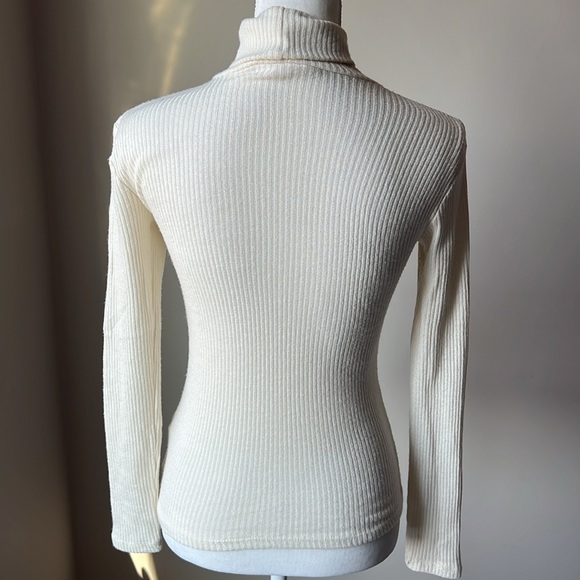 Joe Fresh Turtle Neck - Picture 7 of 11